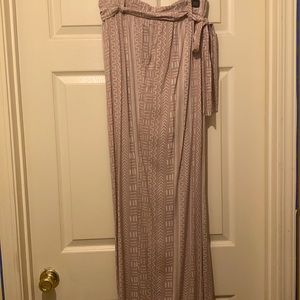 Torrid (2) size 18-20 printed lightweight pants. 100% Rayon